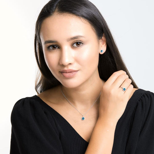 kolczyki wkrętki złoto białe 750/18 K Topaz London Blue w-si Ø8.5 mm