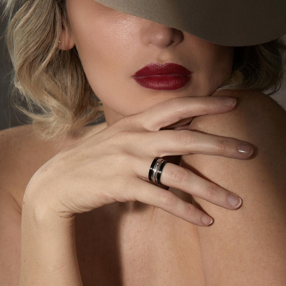 zestaw pierścionków złoto białe 750/18 K, tytan Diament 0.014 ct, w-si